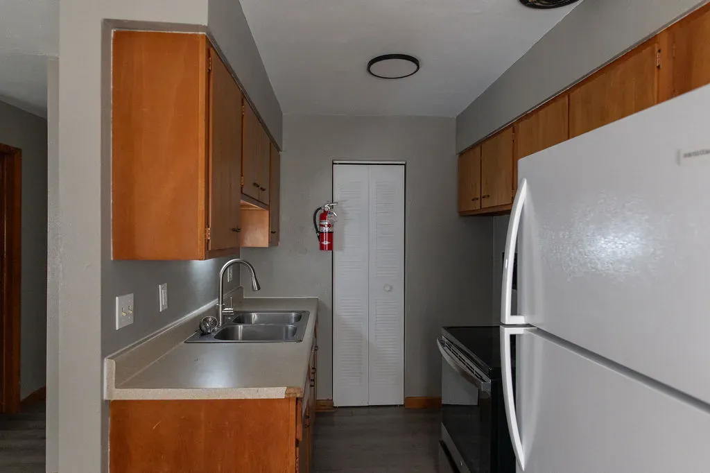 Brandt — Unit Turns photo 31