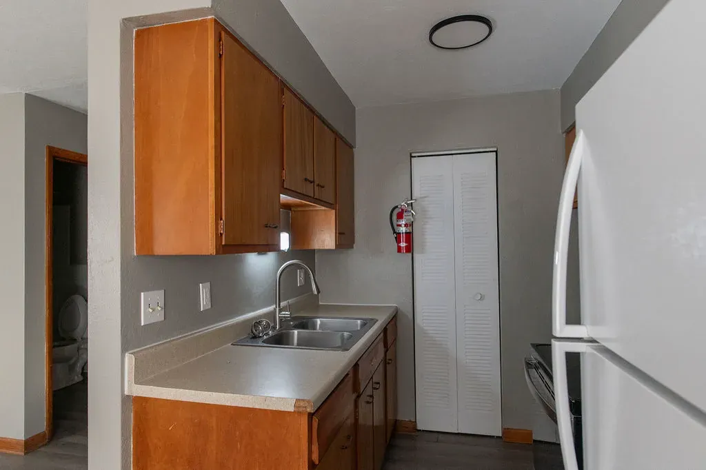 Brandt — Unit Turns photo 33