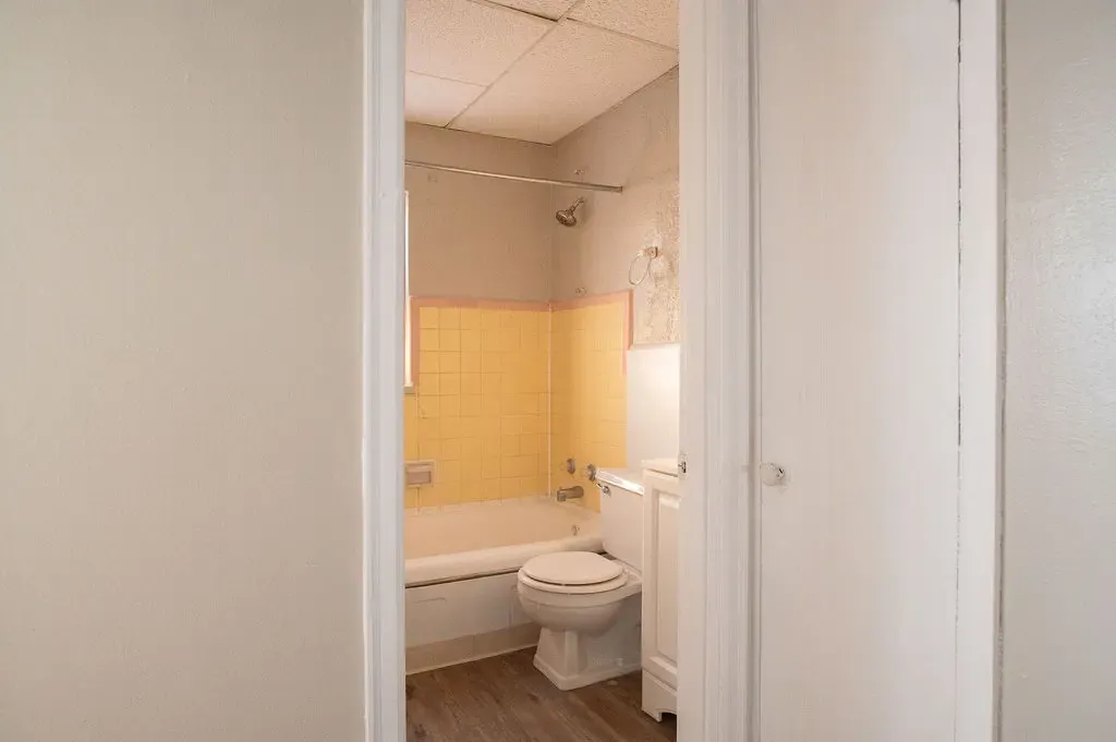 Oxford — Unit Turn photo 20